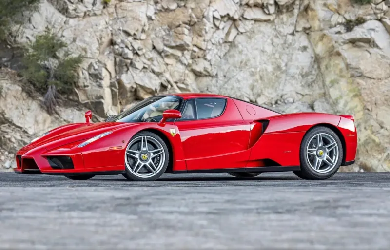 بيع فيراري إنزو موديل 2003 مقابل أكثر من 4 ملايين دولار