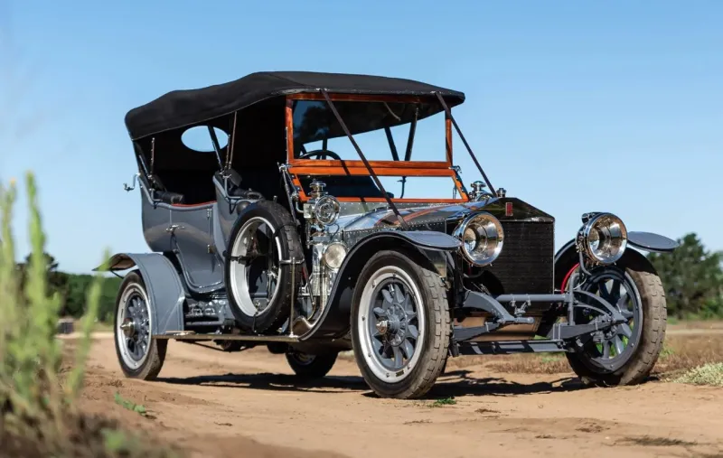 مصدر الصورة - rmsothebys سيارة رولز-رويس عمرها 115 عامًا للبيع مقابل مليون دولار