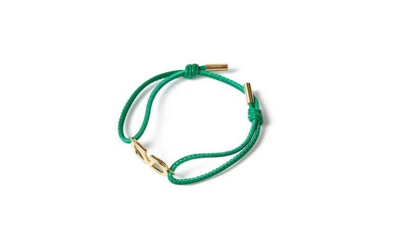 تزين بالإكسسوارات الخضراء وعزز إطلالتك الأنيقة في احتفالات اليوم الوطني