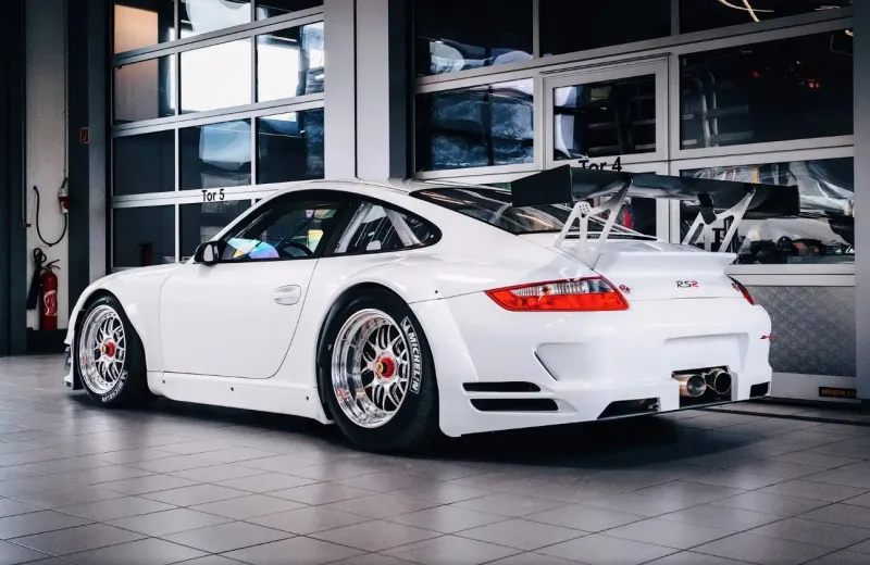 بيع بورشة 911 GT3 RSR موديل 2008 في مزاد بـ 750 ألف دولار 
