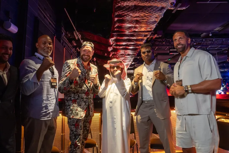 من يفوز بلقب "أشرس رجل على وجه الأرض" في افتتاح موسم الرياض؟ (فيديو)