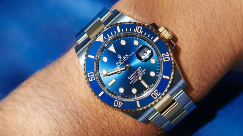 السيارات والساعات.. "ثنائيات فاخرة" لعُشاق التميز