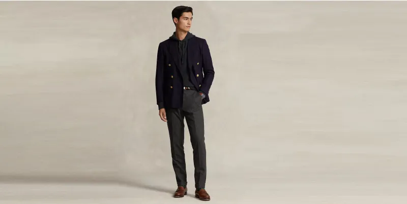 "هذا اللون يليق بك".. سروال الدنيم الأسود ملك صيحات الخريف