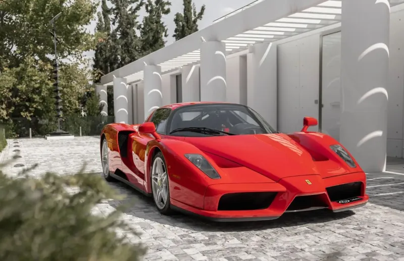 فيراري Enzo F40 موديل 2004 للبيع مقابل 3.5 مليون يورو