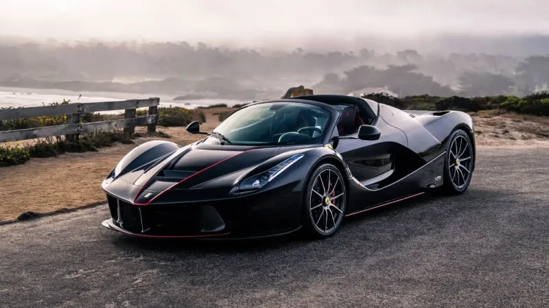 سيارة "LaFerrari Aperta" للبيع مقابل 5.8 مليون دولار في مزاد