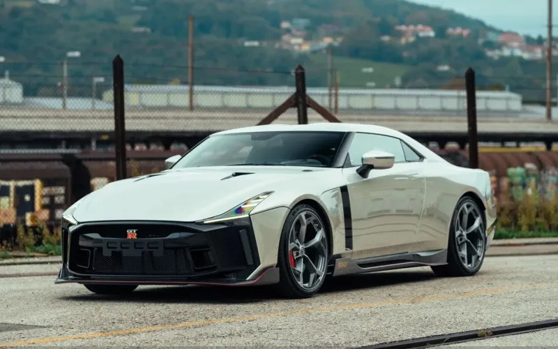 سيارة "Nissan GT-R50" فريدة للبيع مقابل 1.15 مليون يورو