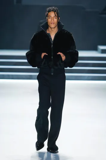 "سلاح الرجل في كل المواسم".. تصاميم ساحرة لسترات الخريف والشتاء