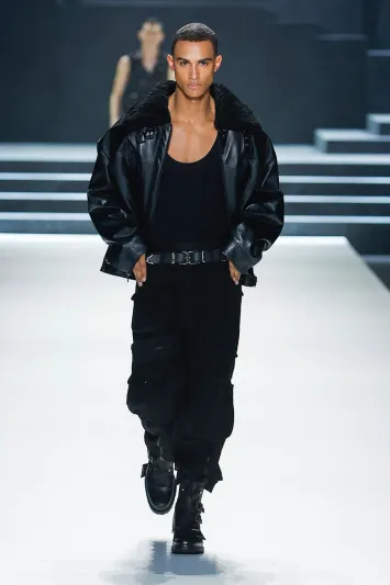 "سلاح الرجل في كل المواسم".. تصاميم ساحرة لسترات الخريف والشتاء