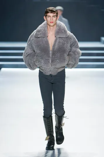 "سلاح الرجل في كل المواسم".. تصاميم ساحرة لسترات الخريف والشتاء