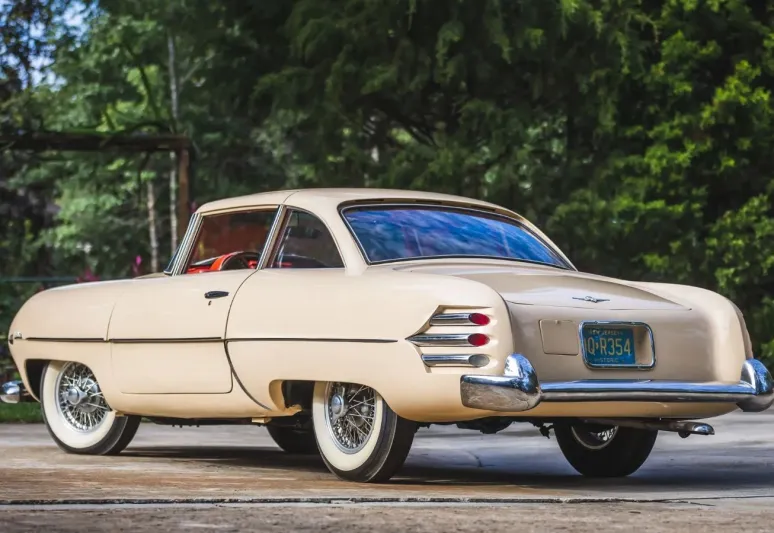 سيارة "Hudson Italia" الكلاسيكية النادرة للبيع في مزاد rmsothebys
