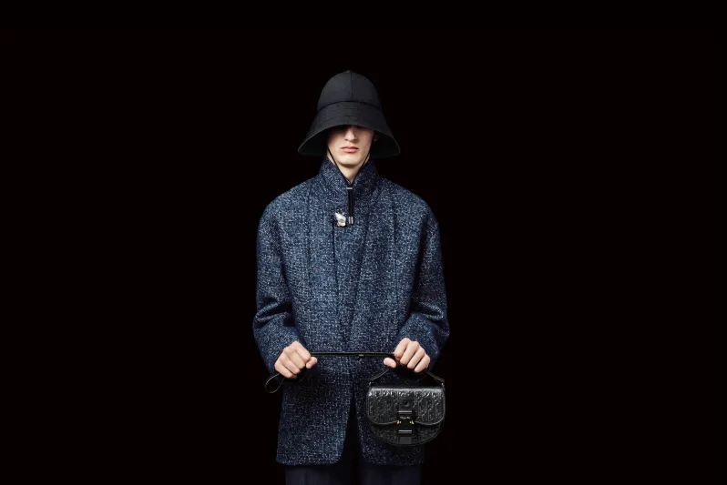 "صاحبة المقام الرفيع".. دور الأزياء تتألق في تصميم القبّعات بأناقة وسحر خاص