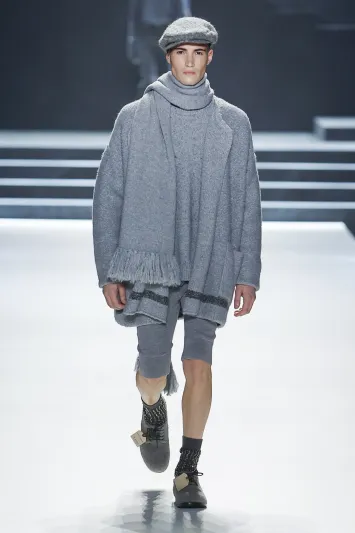 "صاحبة المقام الرفيع".. دور الأزياء تتألق في تصميم القبّعات بأناقة وسحر خاص