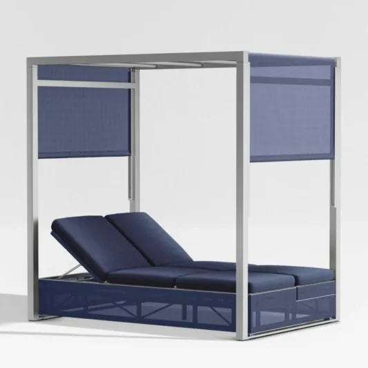 متجر "كريت آند باريل" يطلق أحدث تشكيلات الأثاث الخارجي