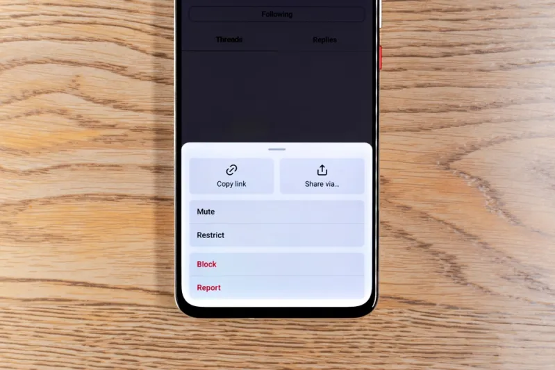 "البلوك".. هل يغلق الأبواب المواربة بين الرجل والمرأة؟