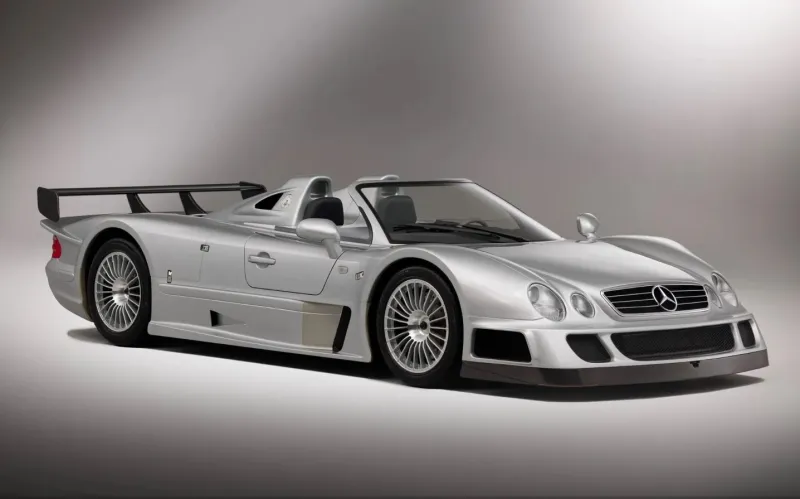 سيارة Mercedes-Benz CLK GTR Roadster نادرة للبيع مقابل 13 مليون دولار