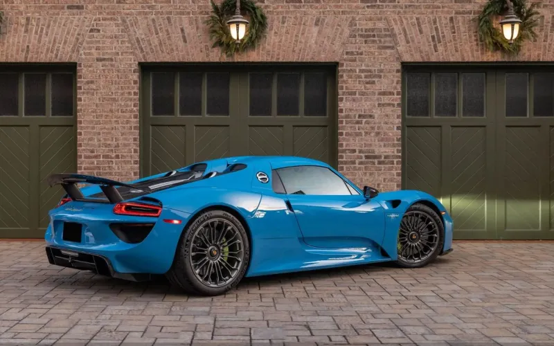 سيارة "Porsche 918 Spyder" فريدة للبيع مقابل 2.2 مليون دولار