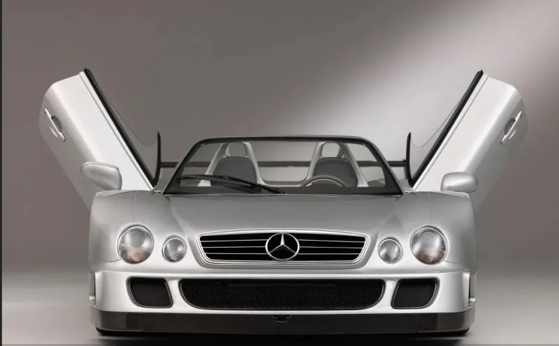 سيارة Mercedes-Benz CLK GTR Roadster نادرة للبيع مقابل 13 مليون دولار