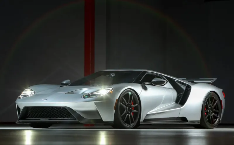 سيارة "Ford GT" فريدة للبيع مقابل مليون دولار