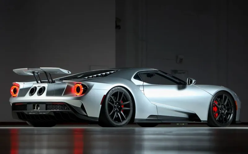 سيارة "Ford GT" فريدة للبيع مقابل مليون دولار