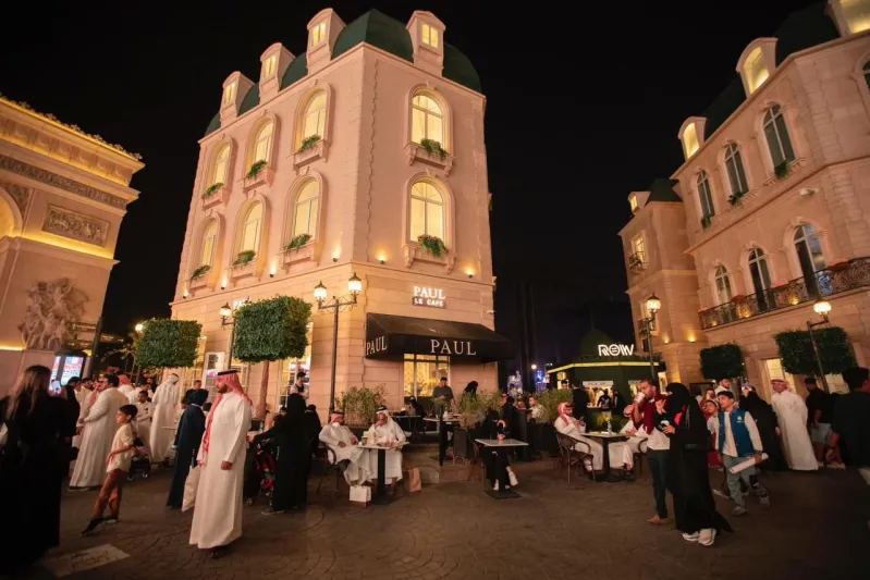 الكروسان والقهوة.. ملاذ زوار المنطقة الفرنسية في "بوليفارد وورلد"