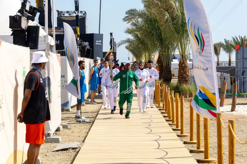 شواطئ "نيوم" تتزين بشعلة دورة الألعاب السعودية 2023 