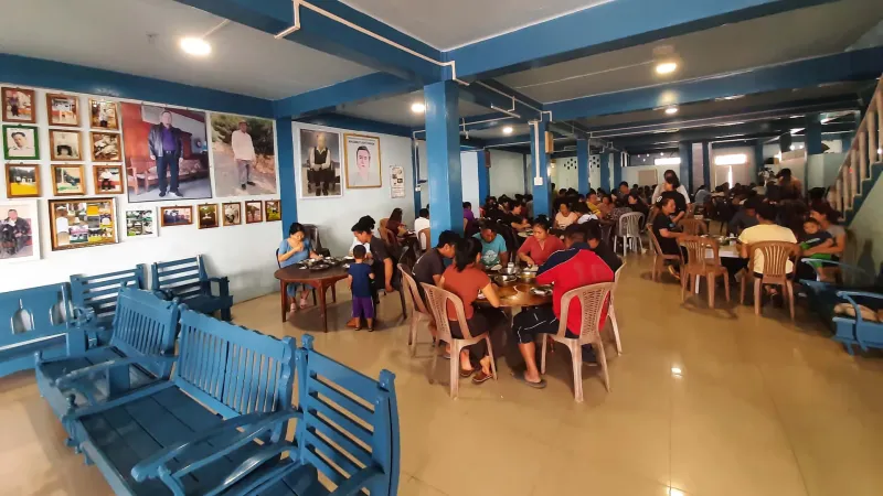 بها 199 فردًا.. أكبر عائلة في العالم تعيش في منزل واحد!