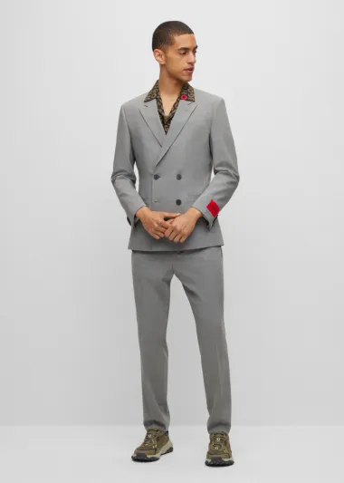 HUGO BOSS خريف و شتاء 2023/2024 - المصدر: HUGO BOSS تصميمات هندسية وأقمشة عصرية.. دليل الرجل الجريء لخريف وشتاء 2024/2023