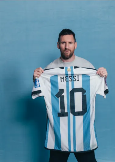 "سوذبيز" للمزادات تعرض ستة قمصان لميسي في كأس العالم 2022