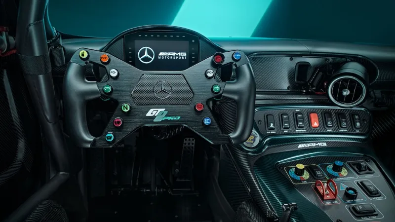 الكشف عن مرسيدس AMG GT2 Pro بأداء فائق وقوة هائلة (فيديو)