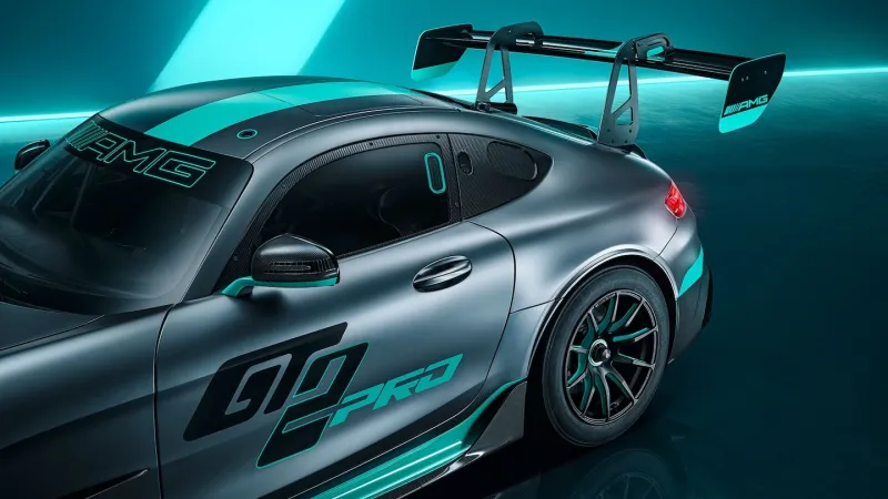 الكشف عن مرسيدس AMG GT2 Pro بأداء فائق وقوة هائلة (فيديو)