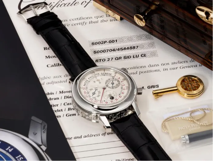 ساعة "SKY MOON TOURBILLON" النادرة من باتيك فيليب للبيع مقابل 2.2 مليون دولار