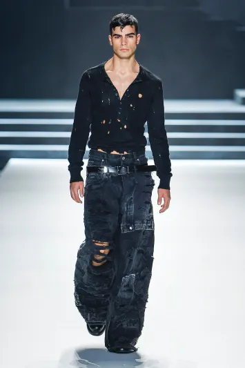 فضفاضة متحررة أم مستقيمة؟ منظور جديد لسراويل هذا الموسم