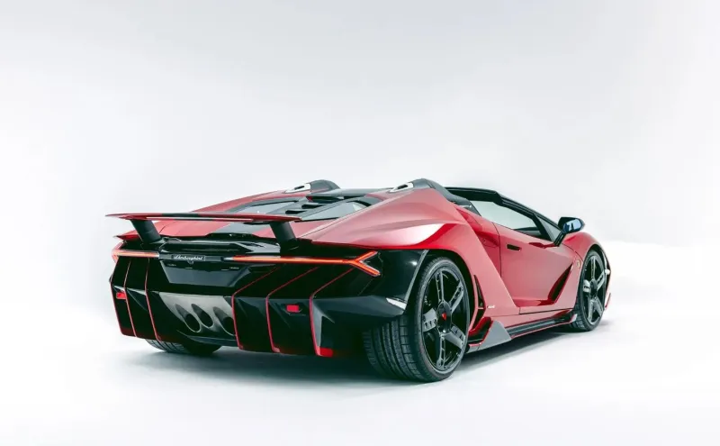 سيارة "Lamborghini Centenario" فريدة للبيع مقابل 4 ملايين يورو في مزاد