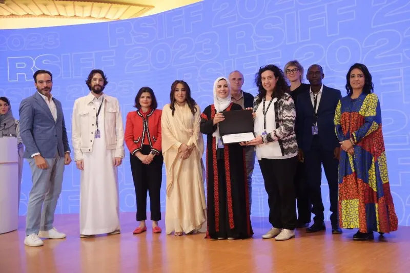 مهرجان البحر الأحمر السينمائي يتوّج الفائزين بجوائز نقدية وعينية