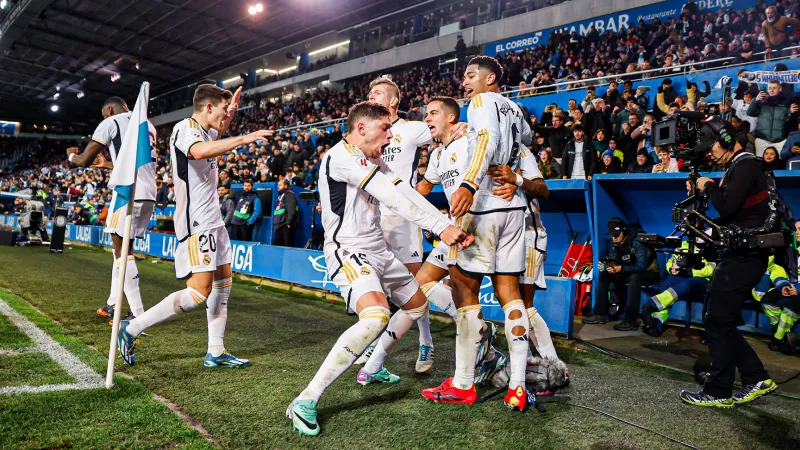 ردة فعل جنونية من مدرب ألافيس بعد هدف "الملكي" القاتل (فيديو)