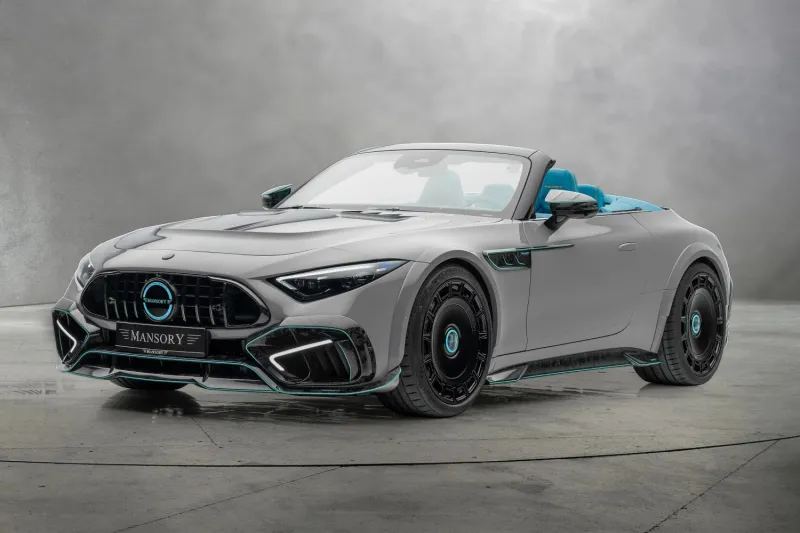 بتعديل من "منصوري".. "مرسيدس AMG SL 63" تظهر بلون داخلي جريء