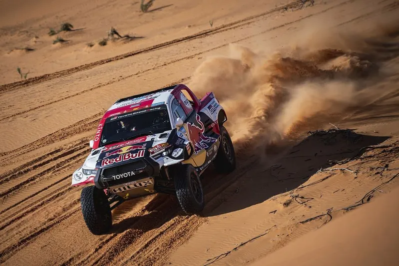 Red Bull Content Pool قبل انطلاق الرحلة الصعبة.. مركبات "رالي داكار 2024" تصل إلى المملكة