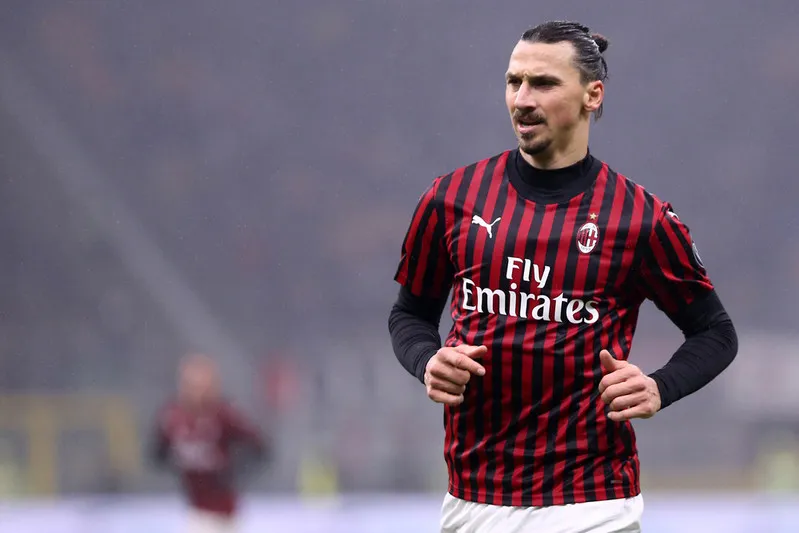 "إبراهيموفيتش" يعود إلى ميلان في منصب جديد