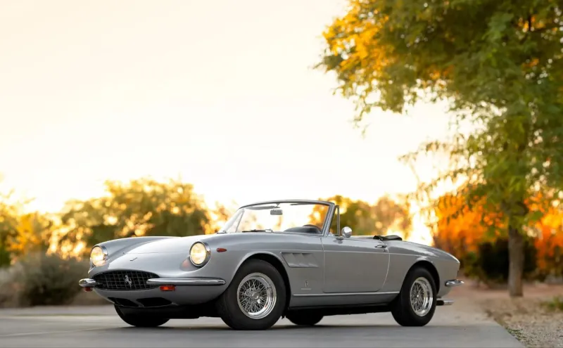 سيارة "Ferrari 330 GTS" موديل 1968 نادرة للبيع مقابل 2.25 مليون دولار