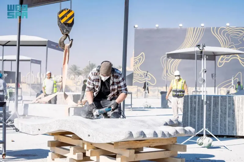 "طويق للنحت" يعود في نسخته الخامسة بمشاركة سعودية وعالمية بارزة