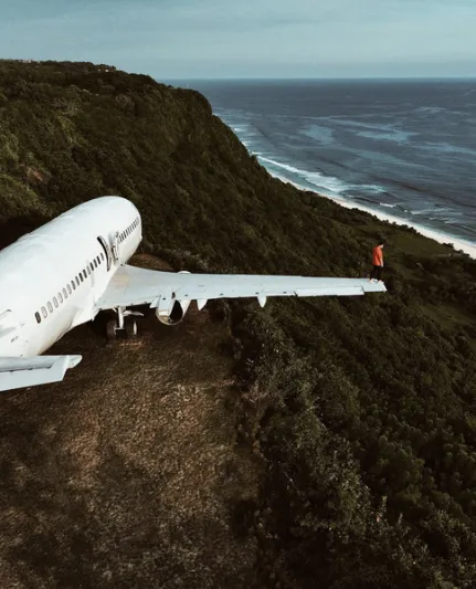 "المعنى الحقيقي لإعادة الاستخدام".. كيف تحولت طائرة بوينغ متقاعدة إلى فيلا فاخرة؟