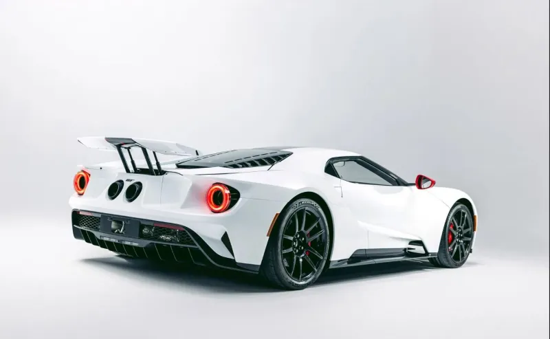 سيارة "Ford GT Carbon Series" للبيع في مزاد مقابل مليون يورو