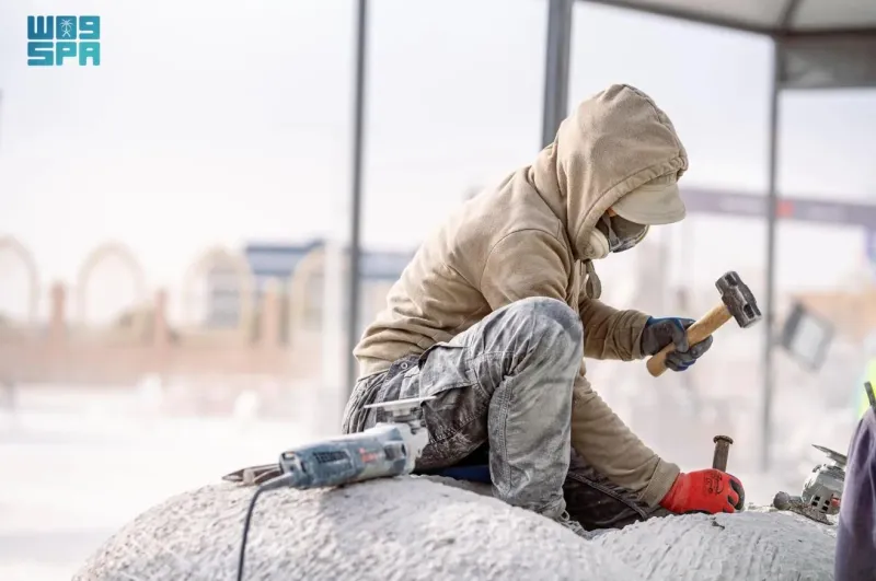 "طويق للنحت" يعود في نسخته الخامسة بمشاركة سعودية وعالمية بارزة