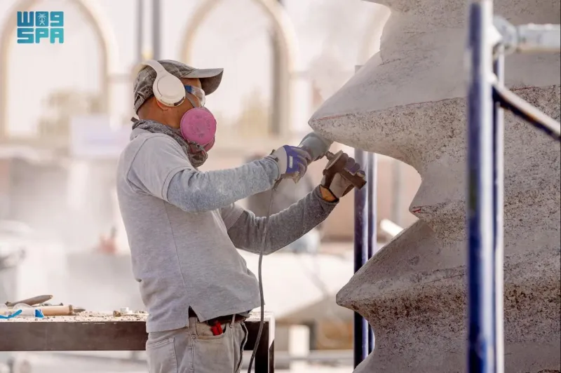 "طويق للنحت" يعود في نسخته الخامسة بمشاركة سعودية وعالمية بارزة