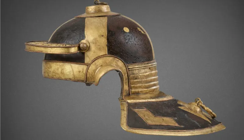خوذة تاريخية من العصر الروماني للبيع مقابل 1.5 مليون دولار في مزاد