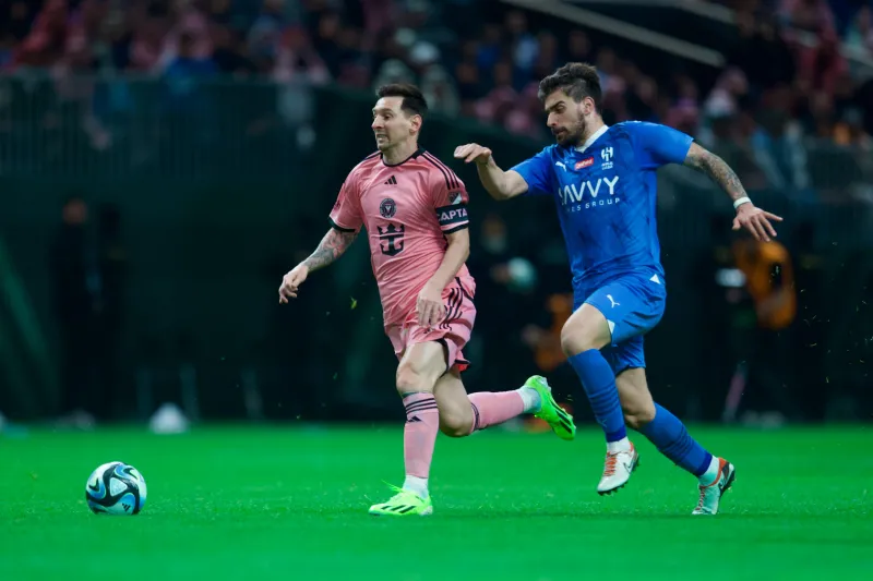 جماهير الهلال تحتفل بأغنية "ميتروفيتش" في مباراتهم أمام إنتر ميامي (فيديو)