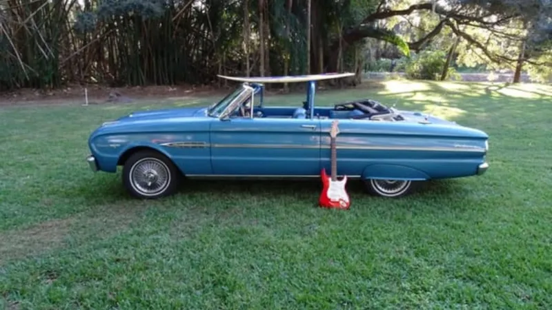 عرض سيارة "1963 Falcon Sprint" من فورد الخاصة بالنجم "Jimmy Buffet" للبيع في مزاد