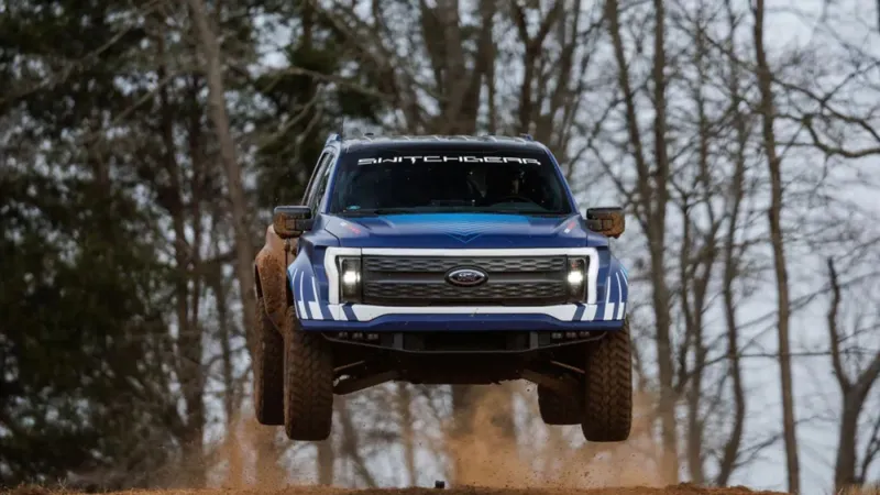 "Ford" تعلن عن أول سيارة كهربائية مُخصصة للطرق الوعرة