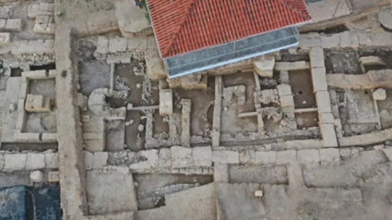 اكتشاف معبد قديم مليء بالذهب والفضة في اليونان