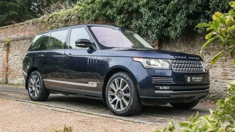 عرض سيارة الملكة "إليزابيث الثانية" للبيع بسعر 224 ألف جنيه إسترليني